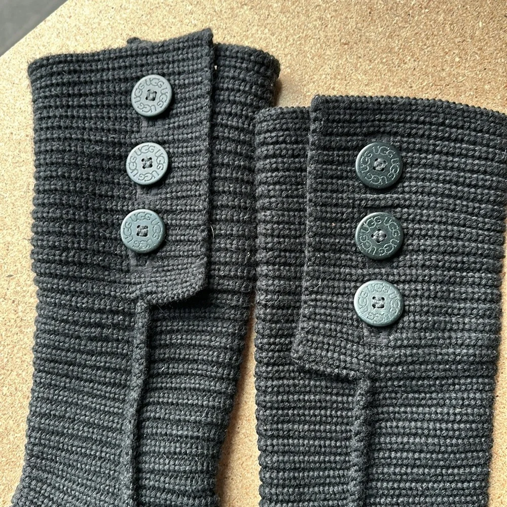 UGG Black Classic Cardy Knit Boots, size 8 S/N 5819